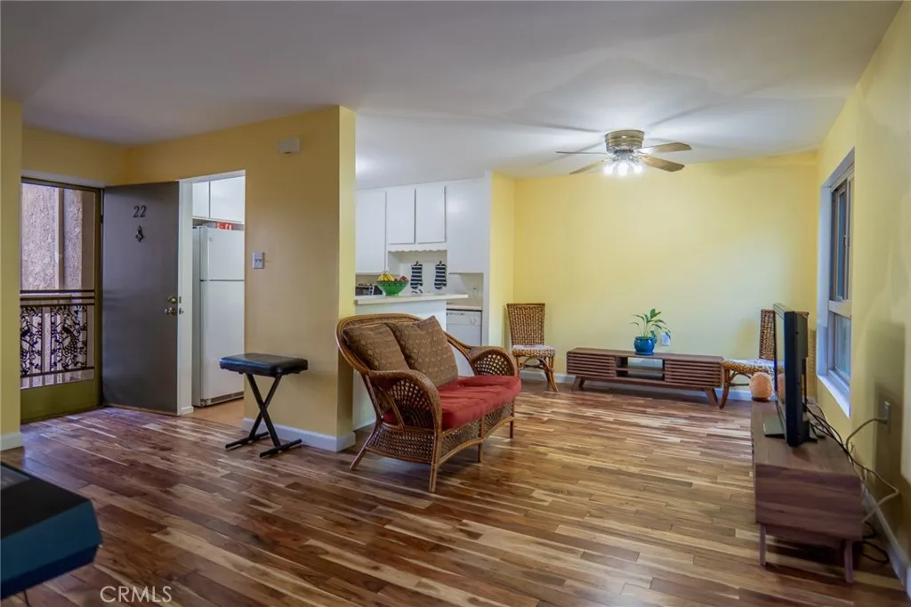 327 Chestnut Hill Court 22, Thousand Oaks, California 91360 home-pic-2